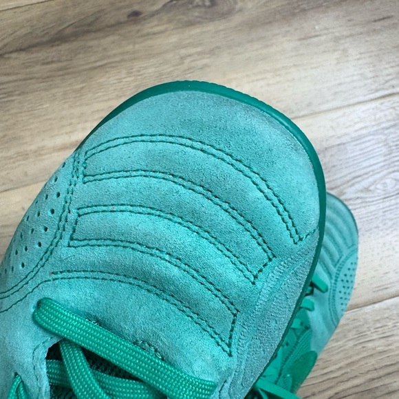 Nike Green indoor Soccer / turf Shoes US Size 7 Unisex Soccer Footwear - Picture 3 of 4